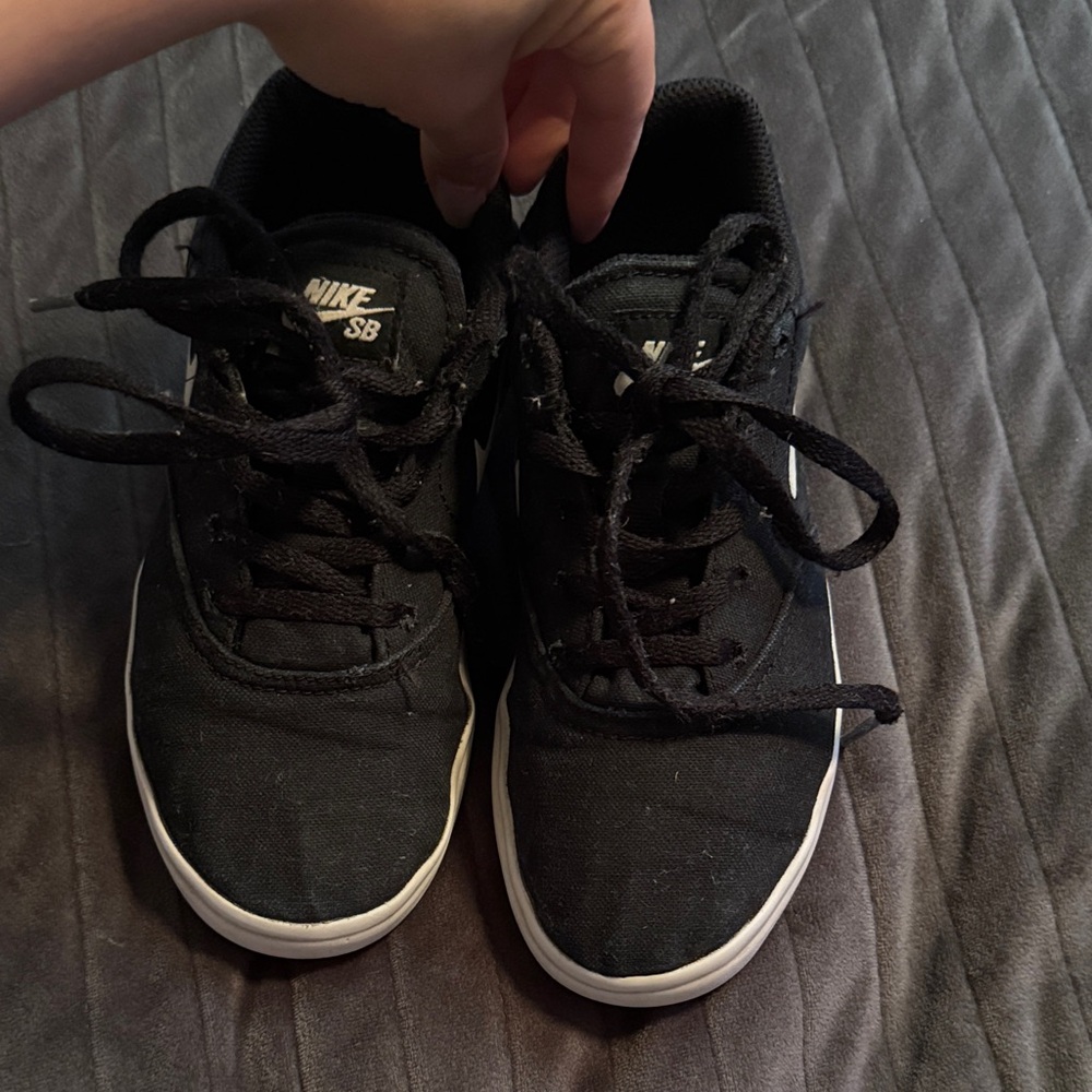 Nike SB sneakers black and white